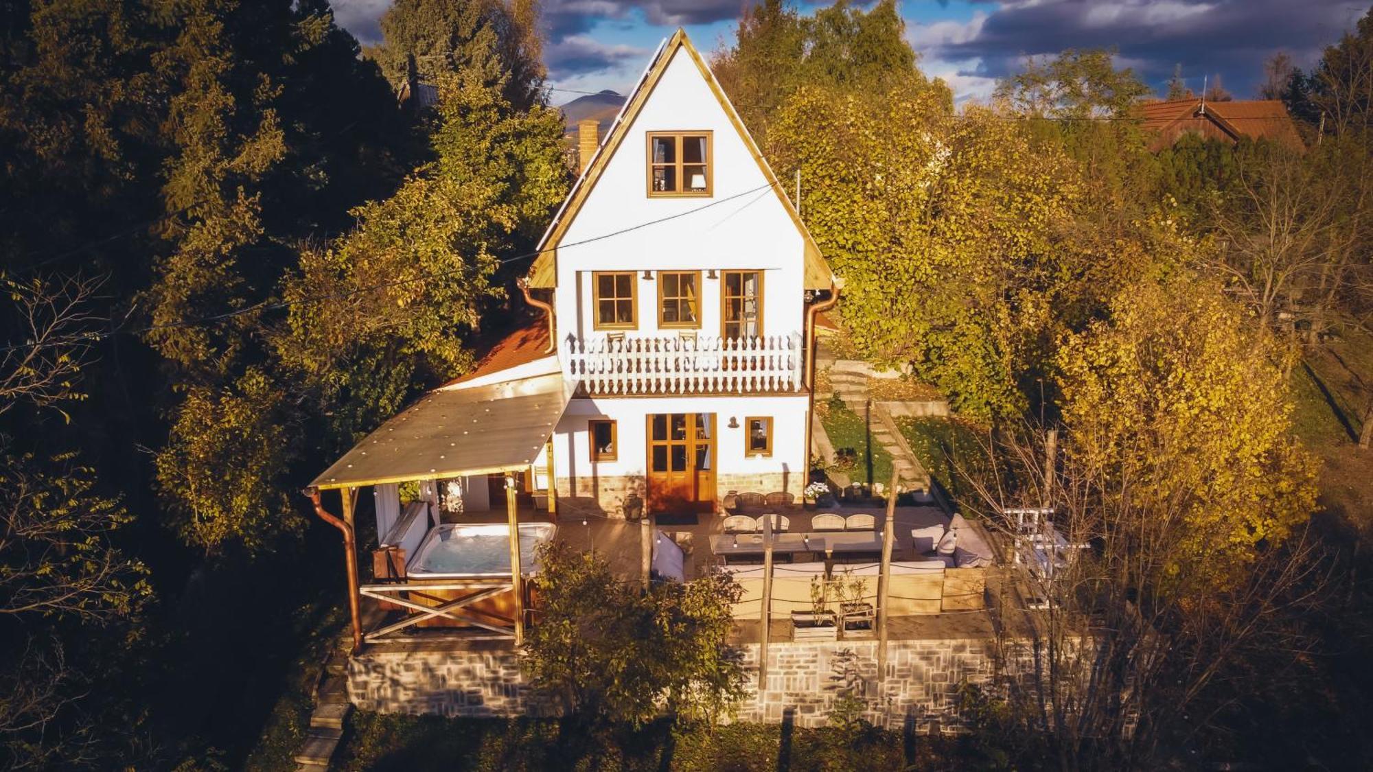 Egercottages - Bikaver Cottage Eksteriør billede